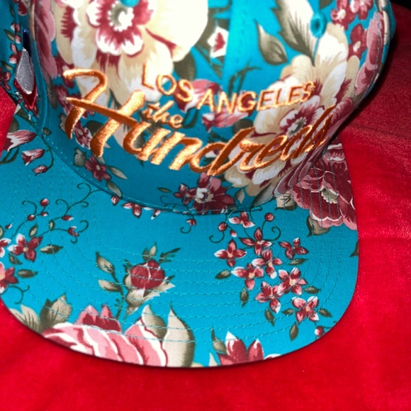 La hat - Picture 2 of 2